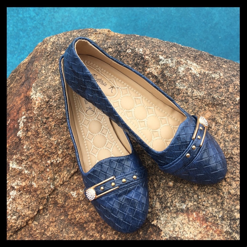❤️EUC❤️Victoria K beautiful woven blue flats